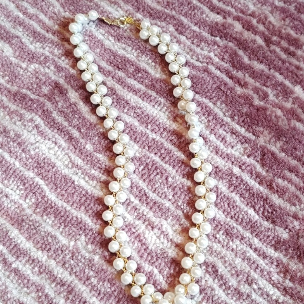 Costume Pearl Necklace 16"